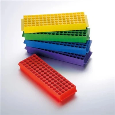 BIOLOGIX Tři typy stojanů na centrifugační zkumavky